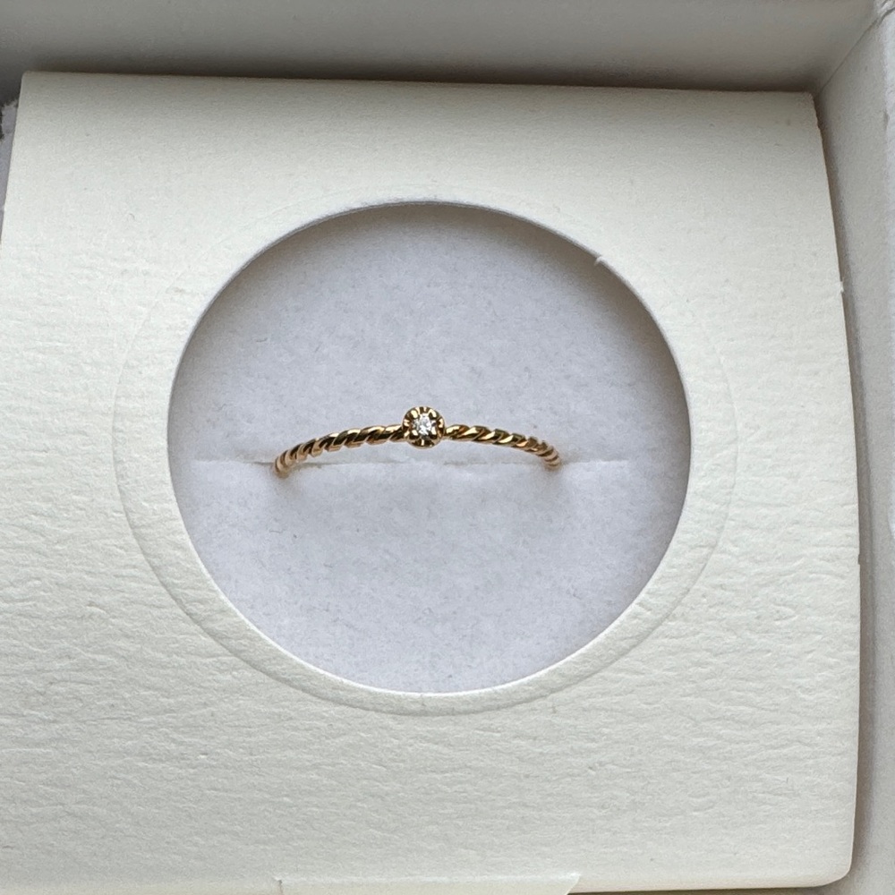 New with box Aurate 18K Solid Gold Mini Twist Stacking Diamond Ring size 4.5
